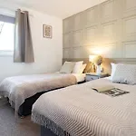 Swanmere Lodge, Lakeside View Pinelake *