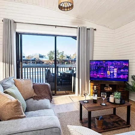 Swanmere Lodge, Lakeside View Pinelake شقة كارنفورث