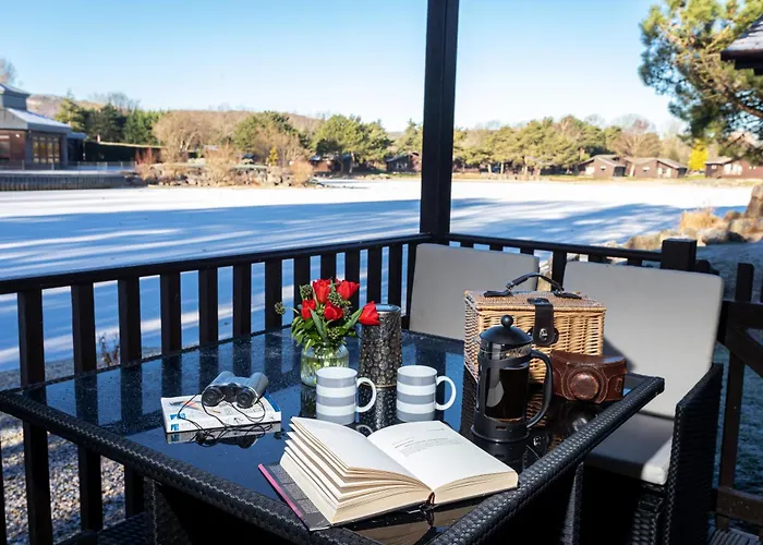 Swanmere Lodge, Lakeside View Pinelake شقة