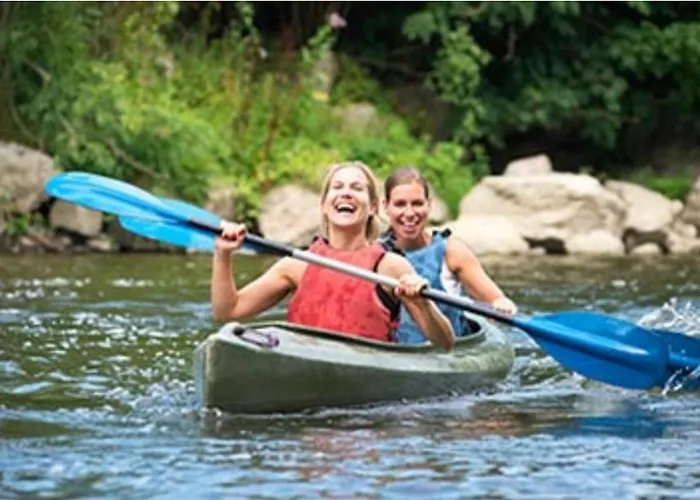 Swanmere Lodge, Lakeside View Pinelake Apartment *