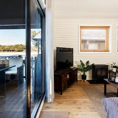 公寓 Swanmere Lodge, Lakeside View Pinelake