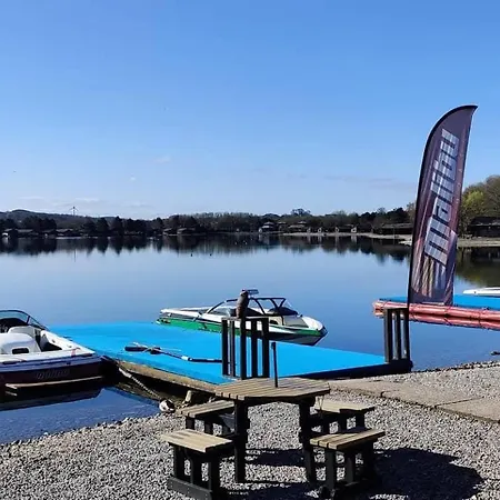 公寓 Swanmere Lodge, Lakeside View Pinelake
